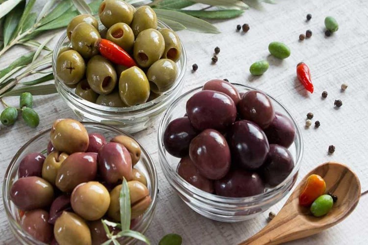 Salamura Zeytin Neden Acı Olur?