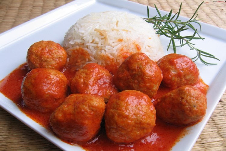 Salçalı Yemek Neden Ekşi Olur?
