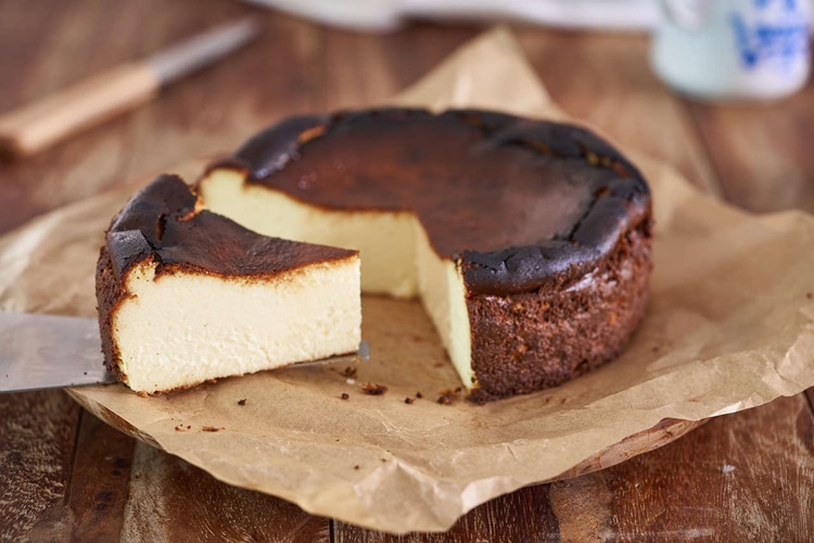 San Sebastian Cheesecake Piştiğini Nasıl Anlarız?