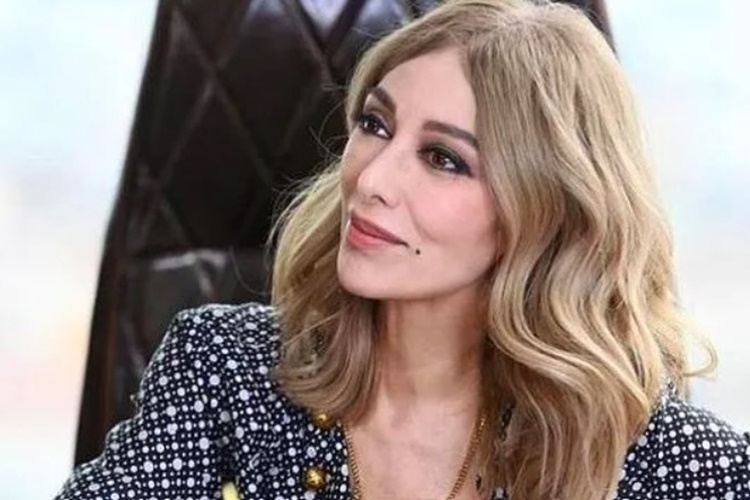 Sanatçı Zerrin Tekindor Hakkında Bilinmesi Gerekenler Nelerdir?