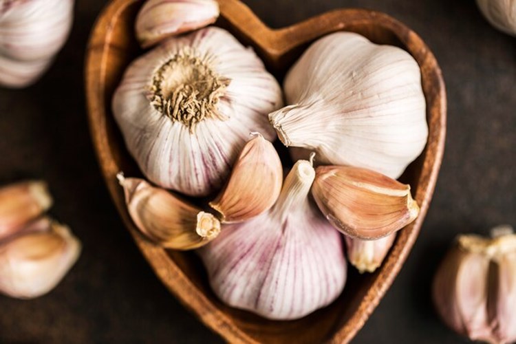 Sarımsak Neden Acı Olur?