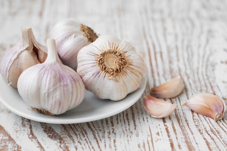 Sarımsak Saçta Ne Kadar Kalmalı?