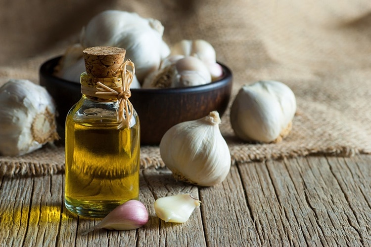 Sarımsak Yağı Kulak Ağrısına İyi Gelebilir?