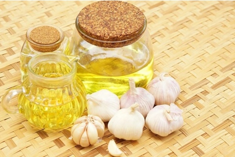 Sarımsak Yağı Saç Uzatır Mı?
