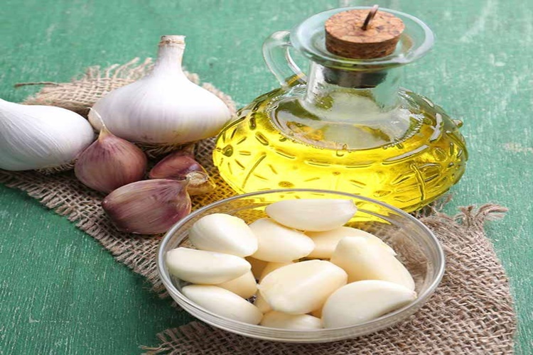 Sarımsak Yağı Saçta Ne Kadar Kalmalı?