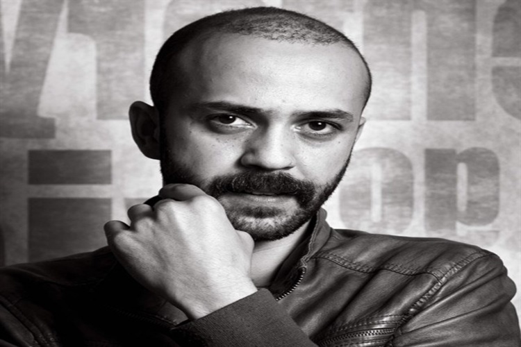 Sarp Akkaya’nın Eşi Kimdir?