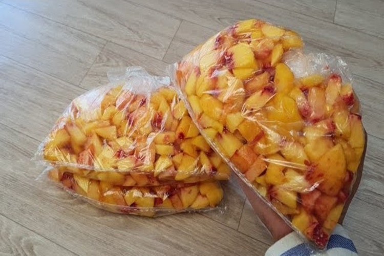 Şeftali Buzluğa Konur Mu?