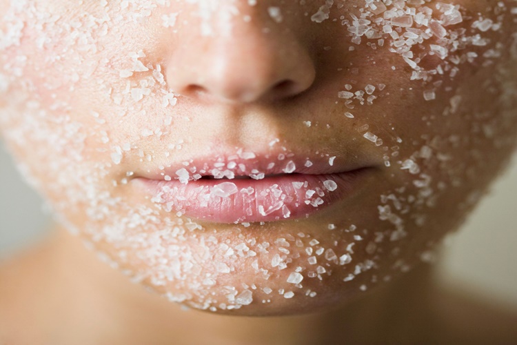 Şeker Peeling Yüzde Ne Kadar Durmalı?