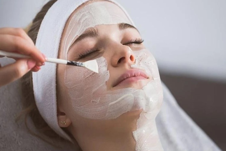 Şeker Yüzde Tüylenme Yapar Mı?