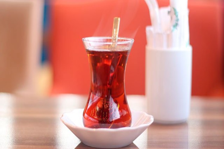 Şekerli Çay Kilo Aldırır Mı?