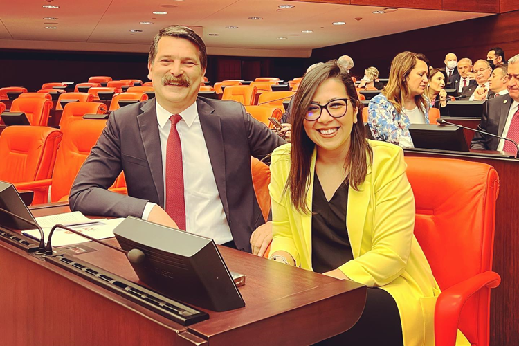 Sera Kadıgil Alevi Mi?