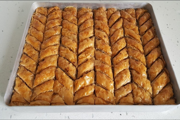 Şerbetli Baklava Dondurucuya Konur Mu?
