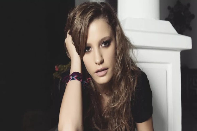 Serenay Sarıkaya’nın Aldığı Ödüller Nelerdir?