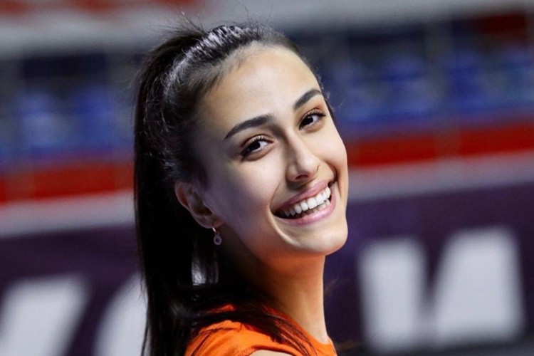 Simge Aköz Kaç Yaşında?