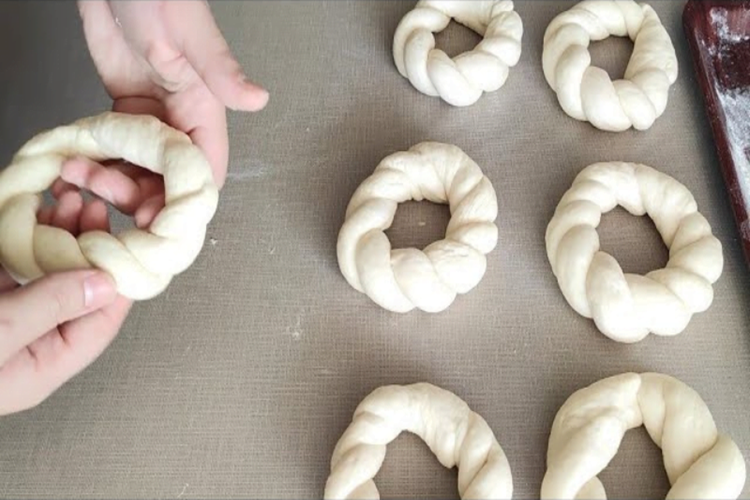 Simit Hamuru Ne Kadar Mayalanmalı?