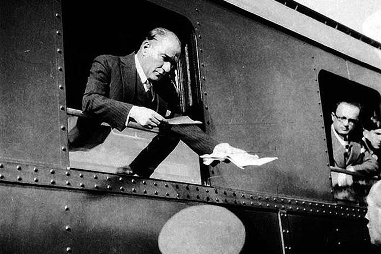 Sırrı Süreyya Atatürk İçin Ne Dedi?