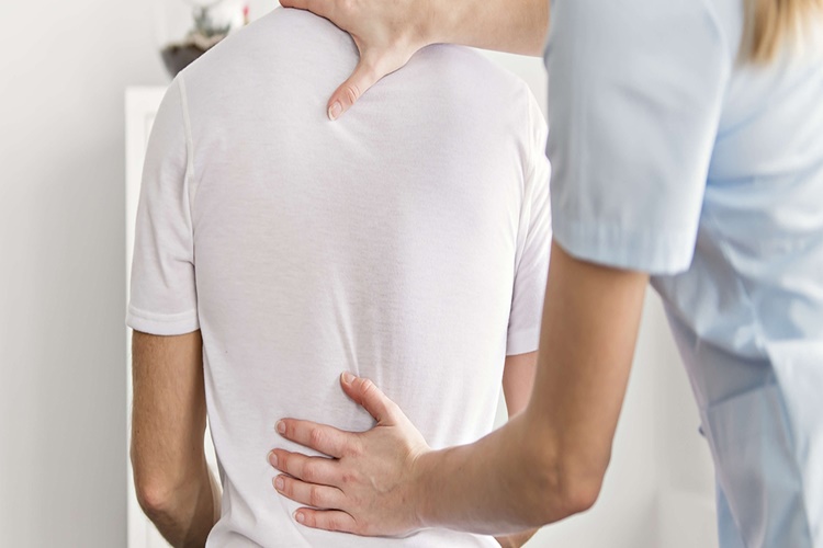 Sırtta Çıkan Şişlik Neden Olur?