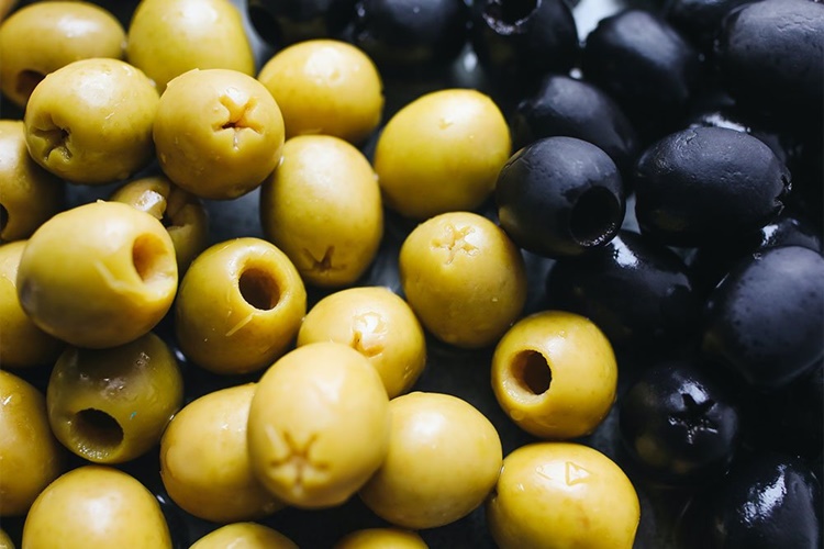 Siyah Zeytin Buzdolabında Bozulur Mu?