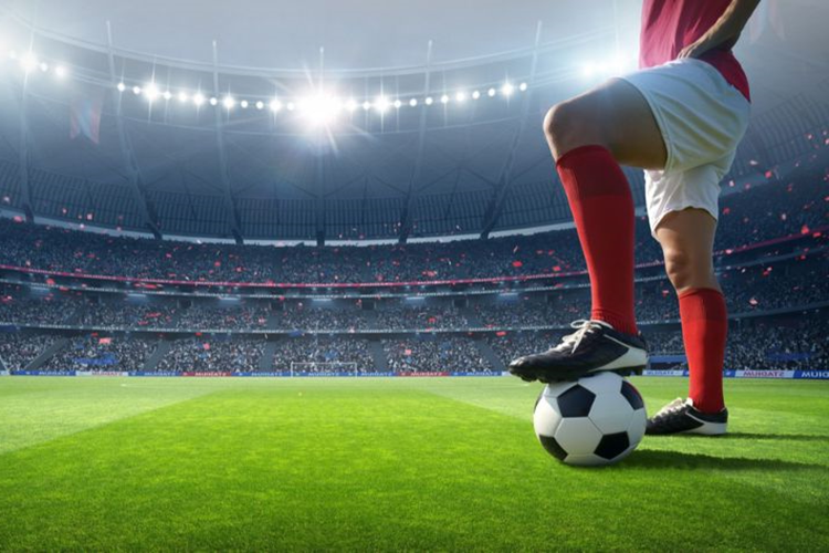 Solak Futbolcu Nerede Oynar?