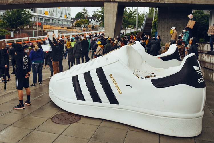 Spor Giyim Markası Olan Adidas Hakkında En Çok Merak Edilenler