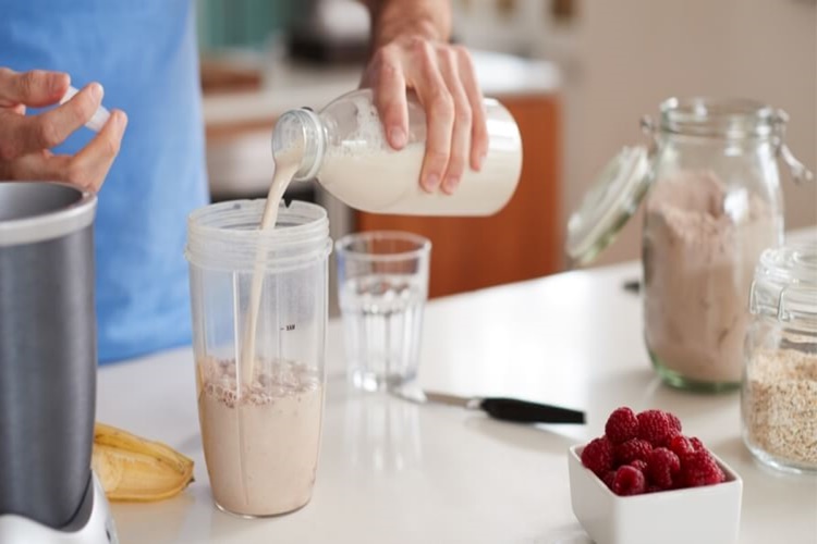 Spordan Önce Proteinli Süt İçilir Mi?