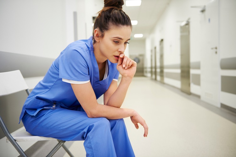 Stajyer Doktor Nöbet Tutar Mı?
