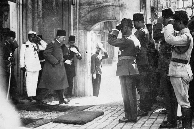 Sultan Vahdettin Kaç Yıl Tahtta Kalmıştır?