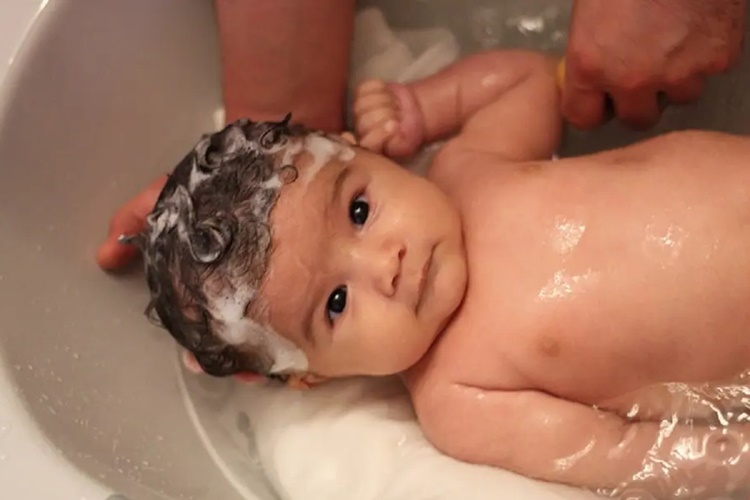 Sünnetten Sonra Banyo Nasıl Yapılır?