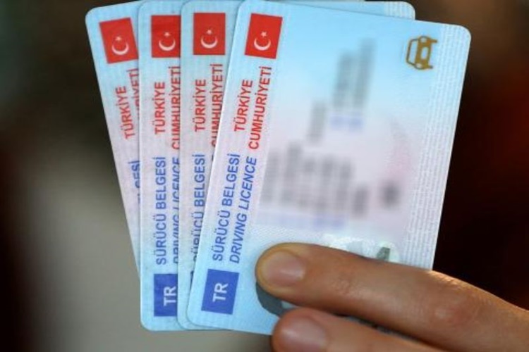 Sürücü Belgesi Değiştirme Zorunlu Mu?