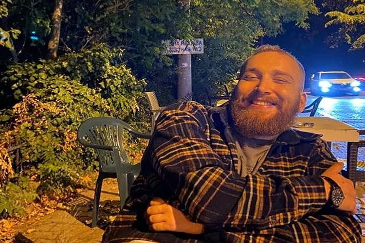 Survivor Aziz Kaç Yaşında?