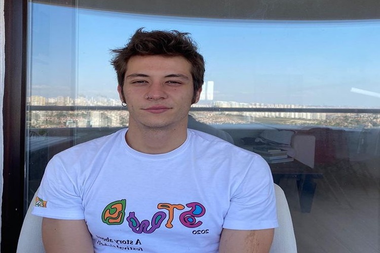 Survivor Tunga Kaç Yaşında?