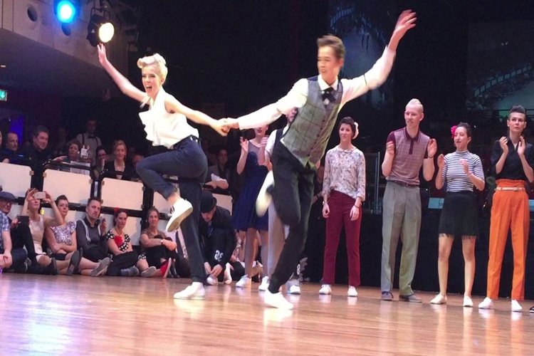 Swing Dansı Nasıl Yapılır?