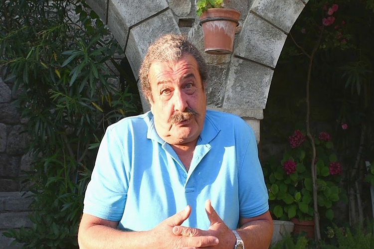 Tarık Papuççuoğlu Aslen Nereli?