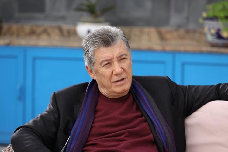 Tarık Ünlüoğlu Eşi Kimdir?