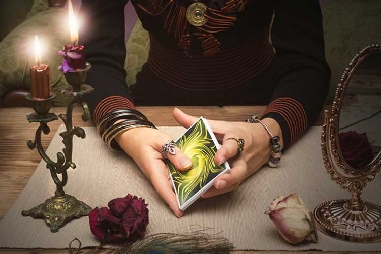 Tarot Falı Neyi Gösterir?