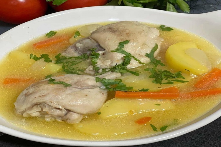 Tavuk Haşlamaya Sarımsak Konur Mu?