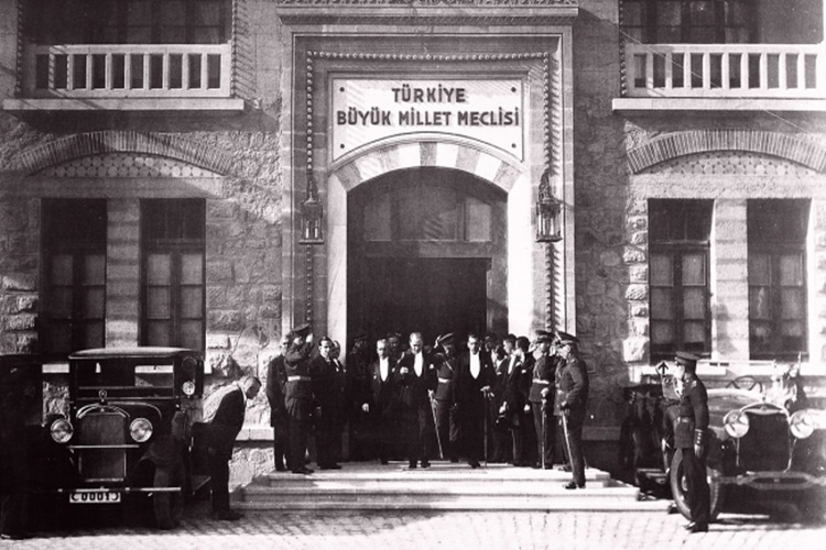 TBMM Cumhuriyetin İlanından Sonra Mı Açıldı?
