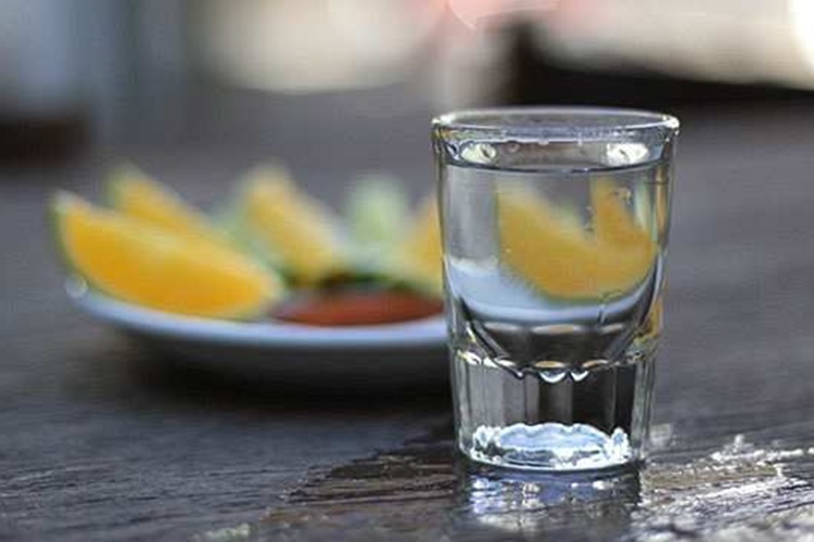 Tekilaya Su Katılır Mı?