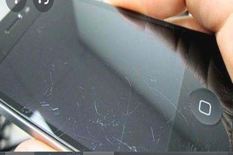 Telefon Camındaki Çizikler Nasıl Giderilir?
