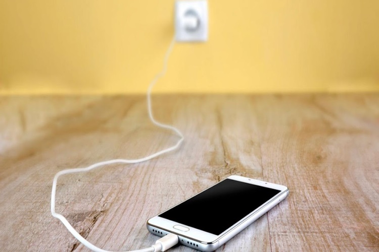 Telefon Güneş Altında Kalırsa Ne Olur?
