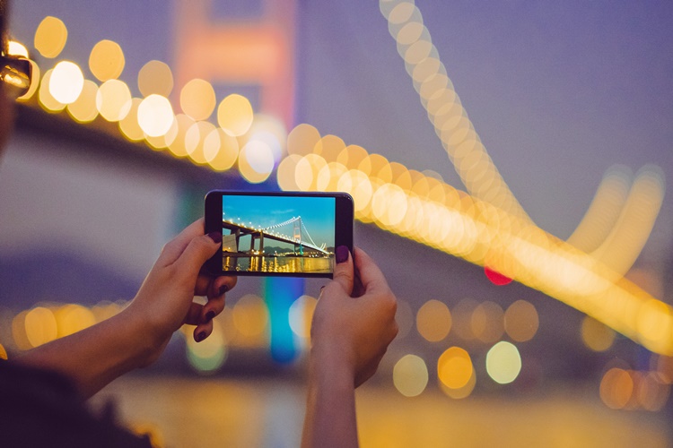 Telefon Kamerası Neden Bulanık Çeker?