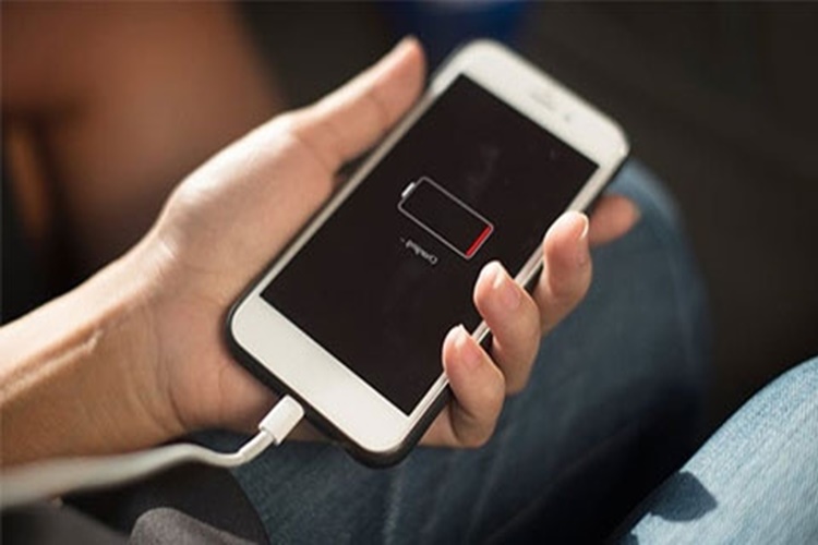 Telefon Şarjdayken Neden Titrer?