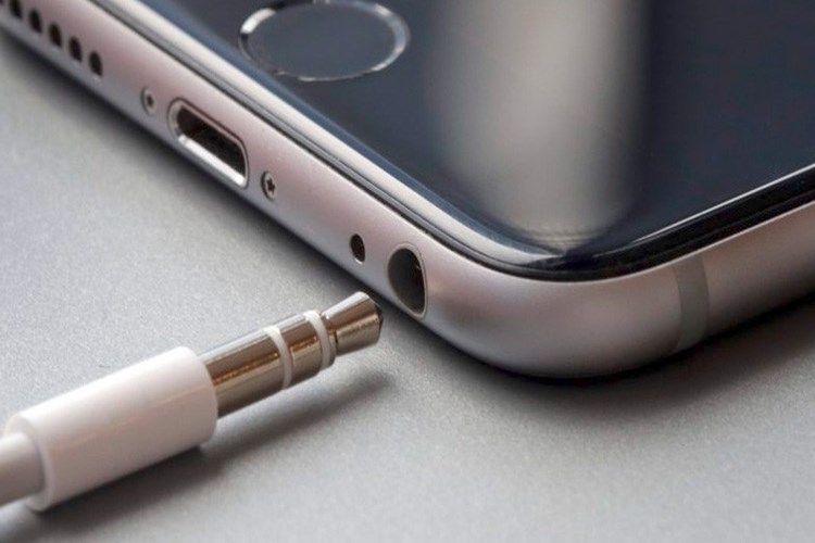 Telefonun Jak Girişi Nasıl Temizlenir?