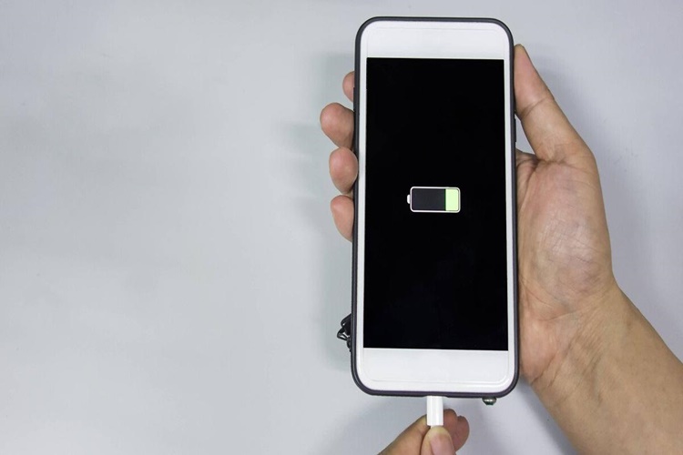 Telefonunuzun Pil Ömrünü Uzatmak İçin Yapabileceğiniz 5 Şey!