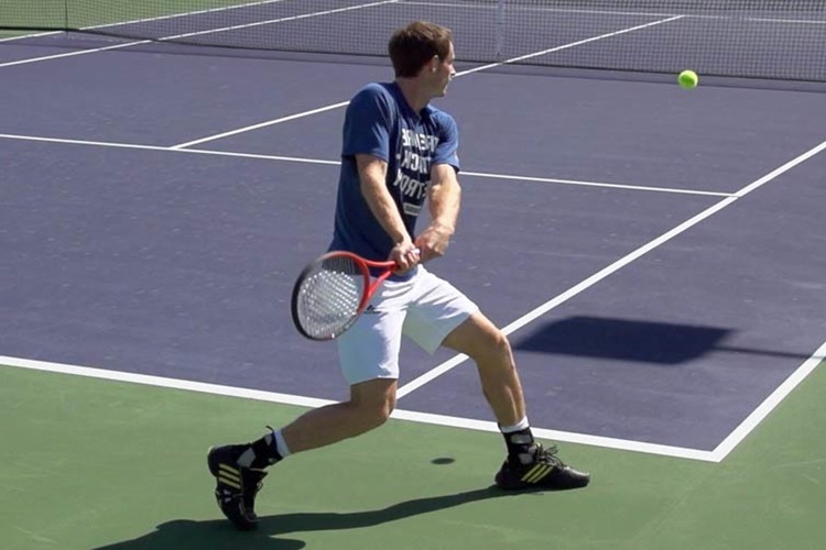 Teniste Backhand Vuruşu Nasıl Yapılır?