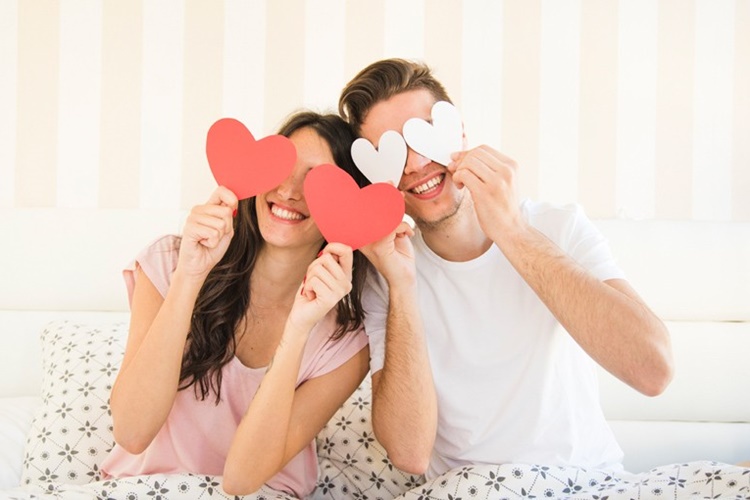 Terazi Burcu Aşıksa Nasıl Davranır?