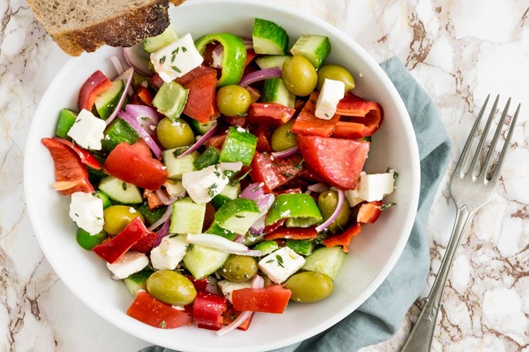 Tereyağı İle Salata Olur Mu?