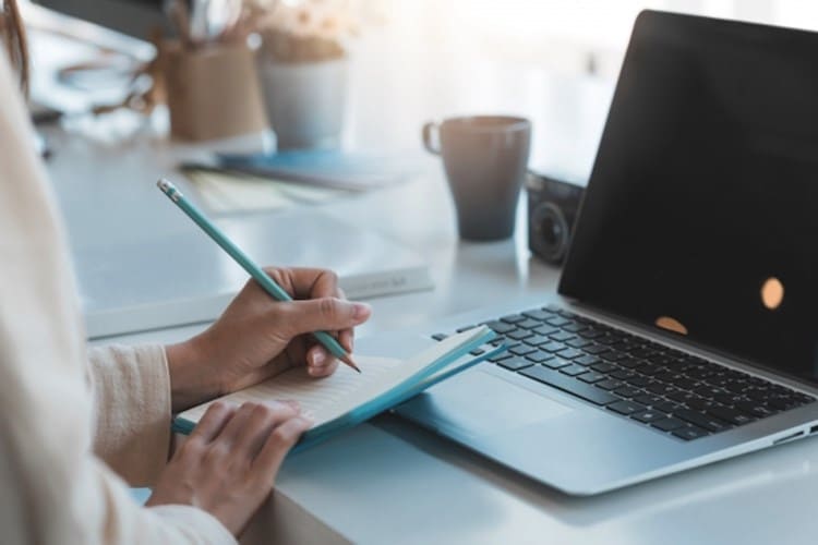 Tez Yazarken Dikkat Edilmesi Gerekenler Nelerdir?