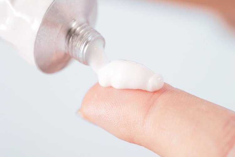 Thiocilline Genital Bölgeye Sürülür Mü?