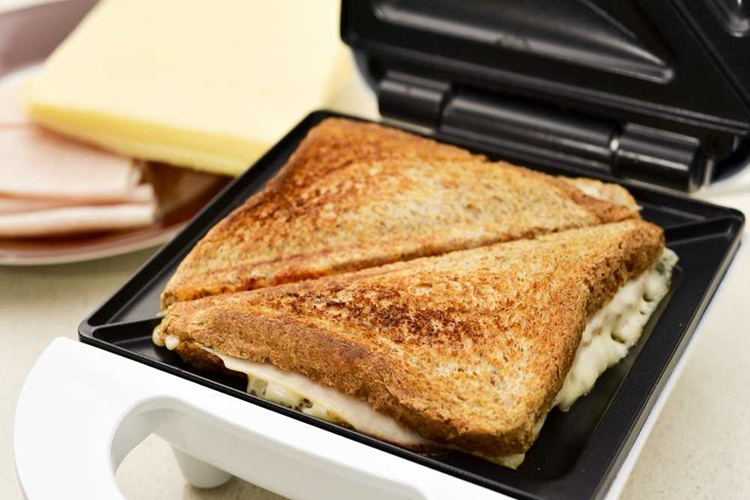 Tost Kilo Aldırır Mı?
